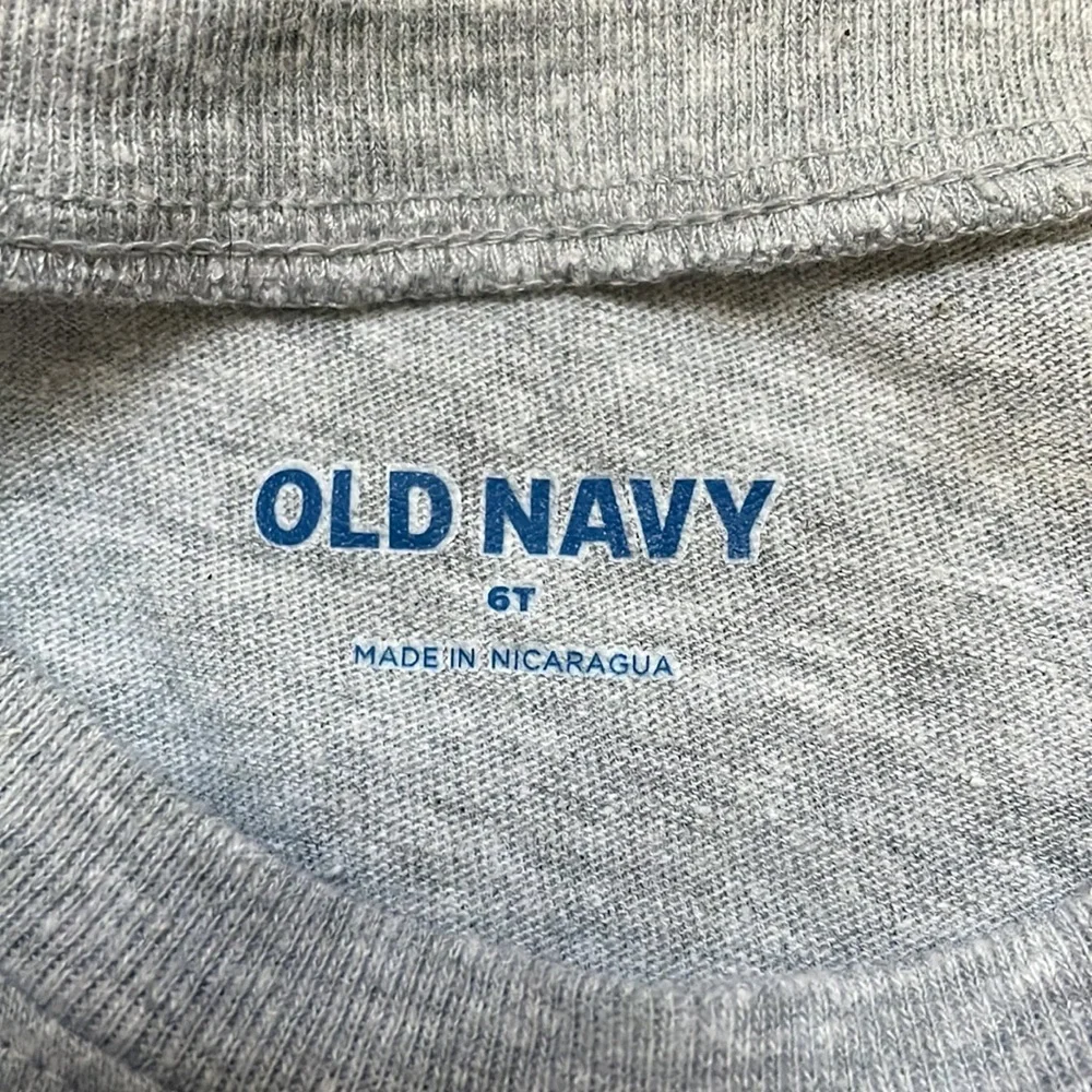 6T grey old navy long sleeve tee